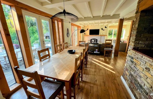 Chazey Heath House | Pass the Keys | Fabulous Country Estate Private Cinema Quiet Area