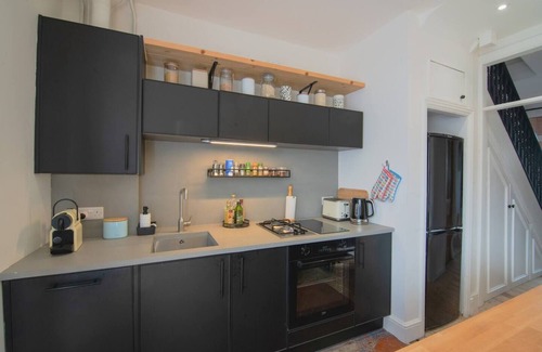 Southend-on-Sea House | Pass the Keys | Cosy Stylish house near Southend