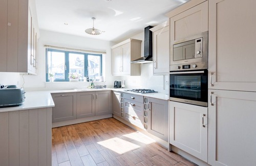 Hawkwell House | Pass the Keys | Hawkwell Retreat 5 Bedroom home | Hockley