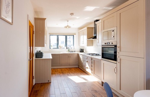 Hawkwell House | Pass the Keys | Hawkwell Retreat 5 Bedroom home | Hockley