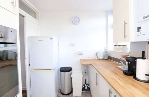 Headington House | Pass the Keys | Headington 4BR Home Parking and Garden Oxford