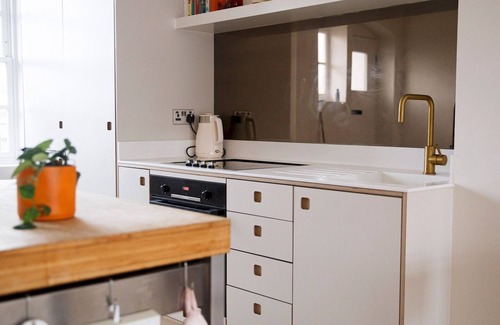 Herne Hill Apartment | Pass the Keys | Herne Hill Fire Station - 8 min to Central London