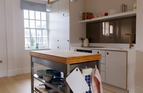 Herne Hill Apartment | Pass the Keys | Herne Hill Fire Station - 8 min to Central London
