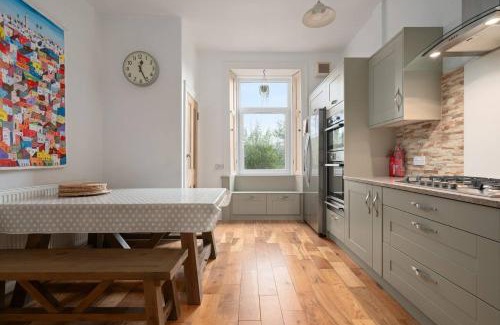 Bonnington Apartment | Pass the Keys Homely Central 2 bedroom
