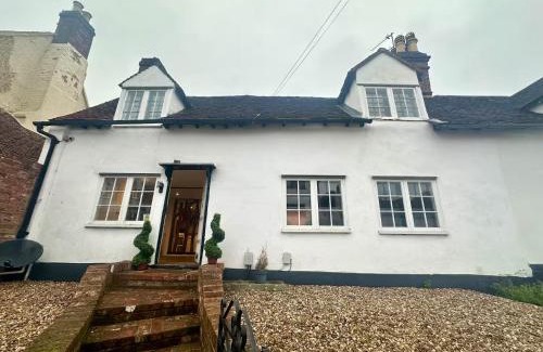 Colchester House | Pass the Keys Honeymooners Heven