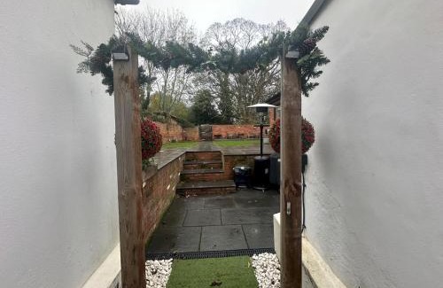 Colchester House | Pass the Keys Honeymooners Heven