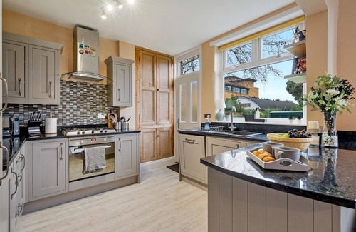 Didsbury House | Pass the Keys | Large 4 Bed House with Games Room