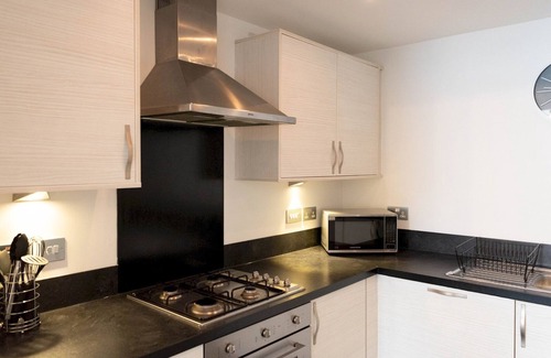 Renfrew Apartment | Pass the Keys | Lovely, comfortable 2-bed Braehead - free parking