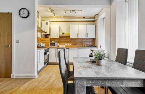 Rusholme Apartment | Pass the Keys | Luxury apartment in center Manchester & Parking