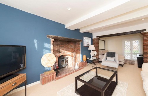 Henley House | Pass the Keys Luxurious Country House with Cinema Games Room
