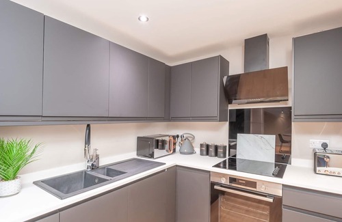 Harehills Apartment | Pass the Keys | Luxurious Retreat with Workspace