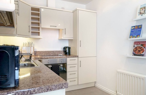 Cathedral Quarter Apartment | Pass the Keys | Luxury 2BR W/Balcony | Cathedral Qtr. | Parking!