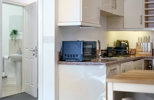 Cathedral Quarter Apartment | Pass the Keys | Luxury 2BR W/Balcony | Cathedral Qtr. | Parking!