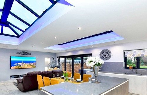 Cyncoed House | Pass the Keys | Luxury 4 Bedroom home only 10 mins From the City