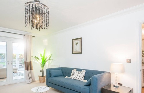 Thornhill House | Pass the Keys | Luxury spacious 3Bed home close to City/Stadiums