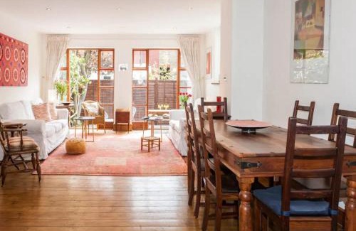 Earlsfield House | Pass the Keys - Mediterranean Garden Home