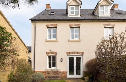 Winchcombe House | Pass the Keys | Modern & stylish family home | private garden