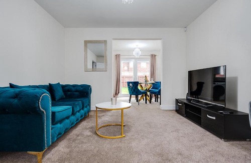 Kirkby House | Pass the Keys Modern and Cozy Kirkby Retreat Parking Sleeps 5