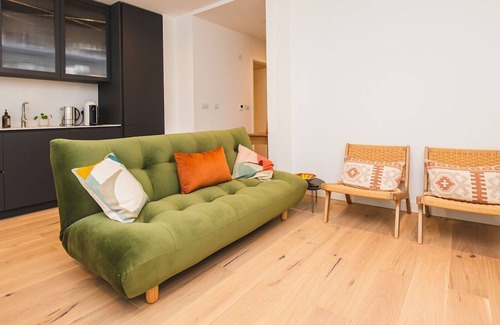 Tottenham Hale Apartment | Pass the Keys | New flat with view over London Tottenham Hale