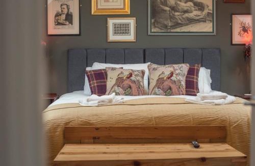 Roath House | Pass the Keys NEW Stylish & Elegant 2 Bed Apartment in the City!