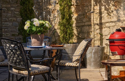 Bath House | Pass the Keys | Oppulent Lansdown Crescent Mews House with Free parking