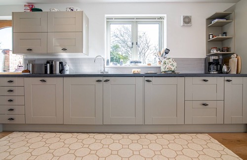 Birlingham House | Pass the Keys | Peaceful Countryside Residence