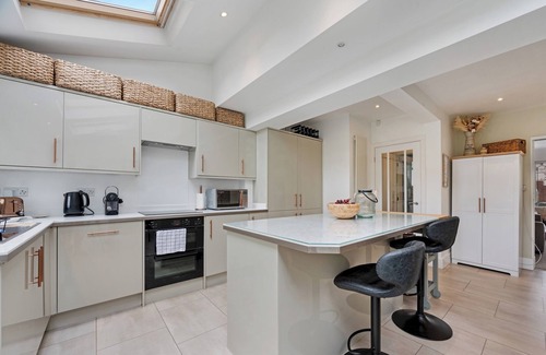 Didsbury House | Pass The Keys Picture Perfect Haven in Didsbury Village - Free Parking & EV Station