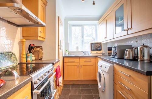 Putney Apartment | Pass the Keys | Putney Hidden Gem