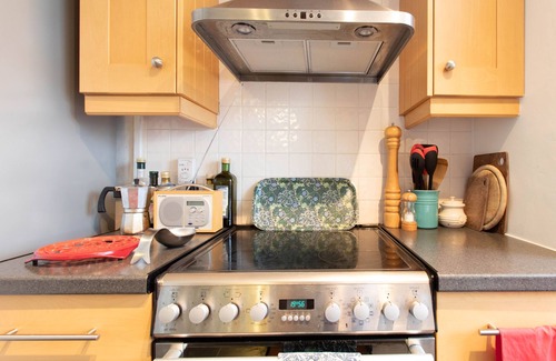 Putney Apartment | Pass the Keys | Putney Hidden Gem