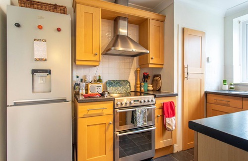 Putney Apartment | Pass the Keys | Putney Hidden Gem