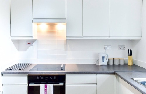 Mumbles Apartment | Pass the Keys | Quiet Coastal Retreat between Langland and Caswell