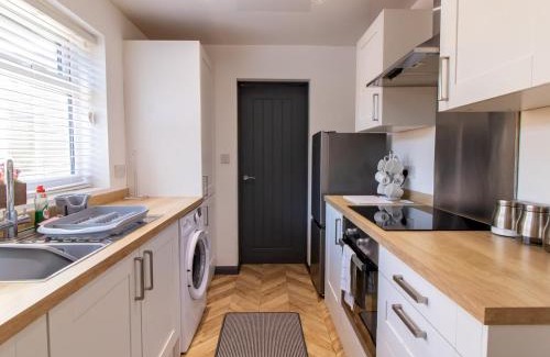 Ferryhill House | Pass the Keys Renovated Home Chilton Dog Friendly Sleeps 5