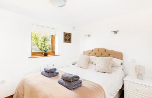 Little Witcombe House | Pass the Keys Rural Retreat in Rowington, Warwickshire