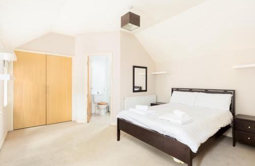 Leamington Spa House | Pass the Keys Self Contained 1 Bed Coach House