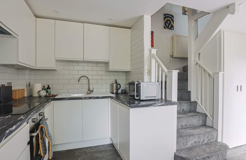 Bray on Thames House | Pass the Keys | Spacious 1-bed Flat with Parking near River Thames