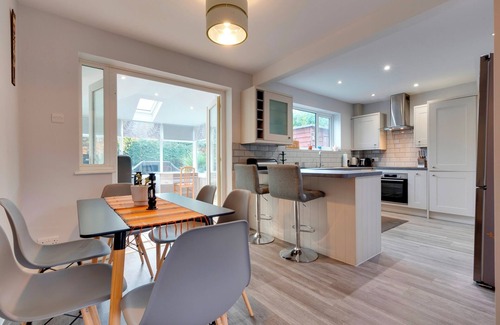 Cherry Hinton House | Pass the Keys | Spacious and modern house with Free Parking