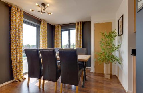 Girton Apartment | Pass the Keys Spacious and Modern Flat with own Car Park