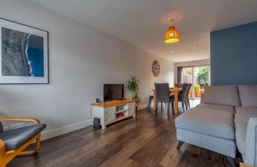 Stafford House | Pass the Keys Spacious Stylish 3BR Stafford – Ideal Getaway