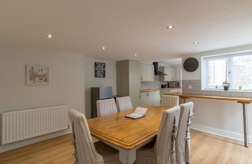 West Auckland House | Pass the Keys | Stylish 3Bed Cottage in West Auckland | 2 Bath