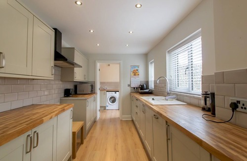 West Auckland House | Pass the Keys | Stylish 3Bed Cottage in West Auckland | 2 Bath