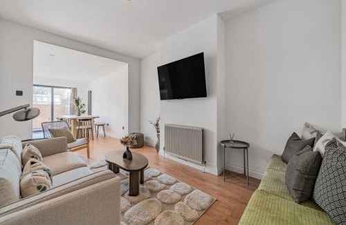 Oxford House | Pass the Keys Stunning 5 Bedroom Home Central Oxford