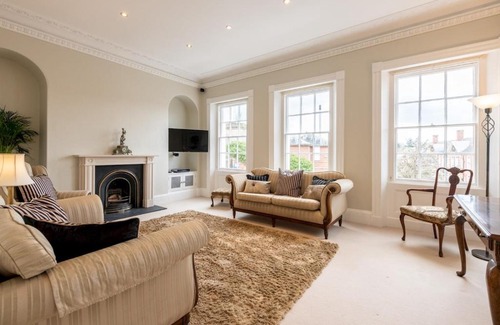 Shrewsbury House | Pass the Keys Stunning Georgian town house in the centre of town
