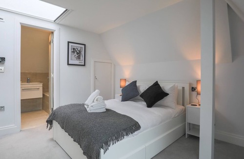 Maidenhead Apartment | Pass the Keys | Stylish and Modern 6 Sleeper Flat in Maidenhead
