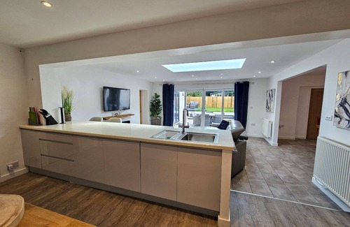 Shrewsbury House | Pass the Keys | Stylish and unique 2, 4-bedroom homes for 8 guests