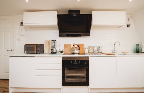 Bath City Centre Apartment | Pass the Keys | Stylish 2 Bed Eco Flat in the heart of Bath