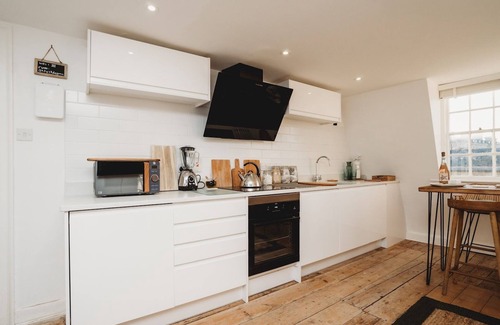 Bath City Centre Apartment | Pass the Keys | Stylish 2 Bed Eco Flat in the heart of Bath