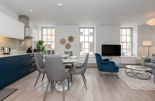 Bath City Centre Apartment | Pass the Keys | Stylish 2-bed apartment in the heart of Bath.
