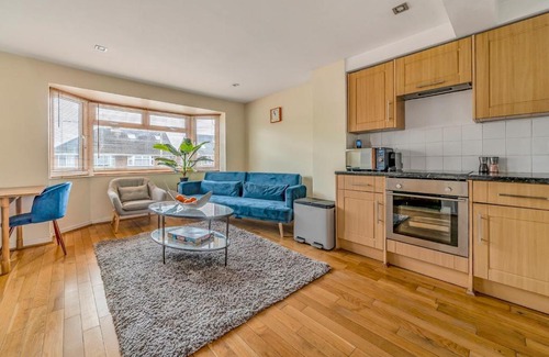 Headington Apartment | Pass the Keys Stylish 2BR Apartment Parking x 2 Oxford