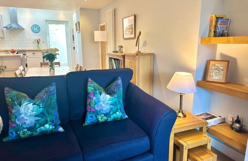 Mumbles House | Pass the Keys | Stylish Mumbles Getaway-Parking, Heart of Village
