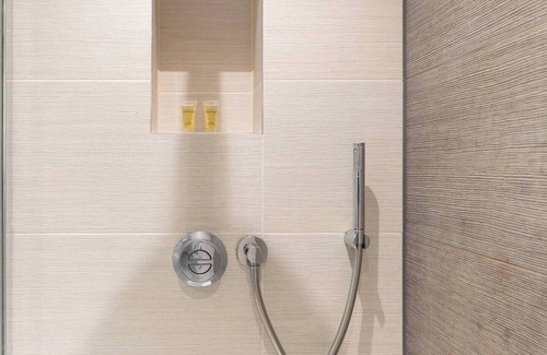 Welwyn Apartment | Pass the Keys | Stylish Modern Spacious 2 bed flat Sleeps 4